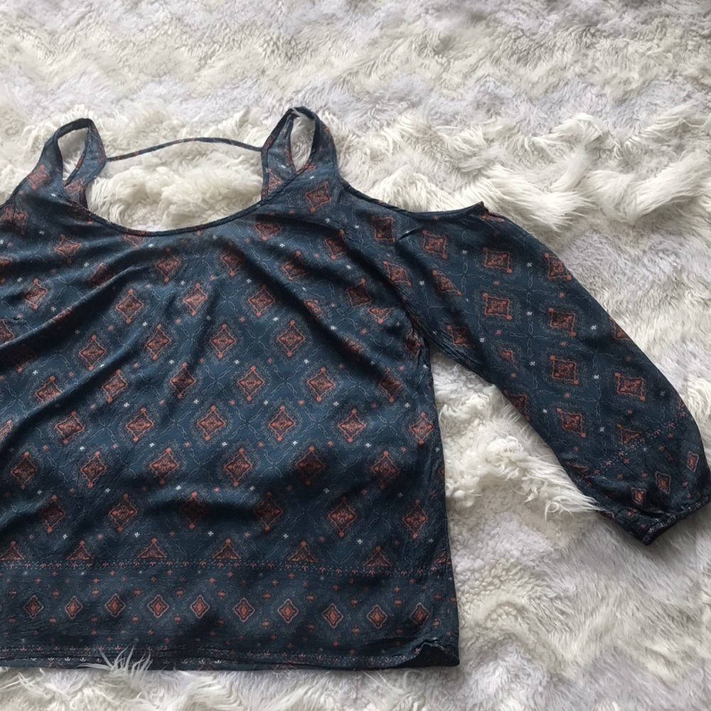Torrid slate blue & orange long sleeves, cold shoulder top size 1 - Picture 7 of 9
